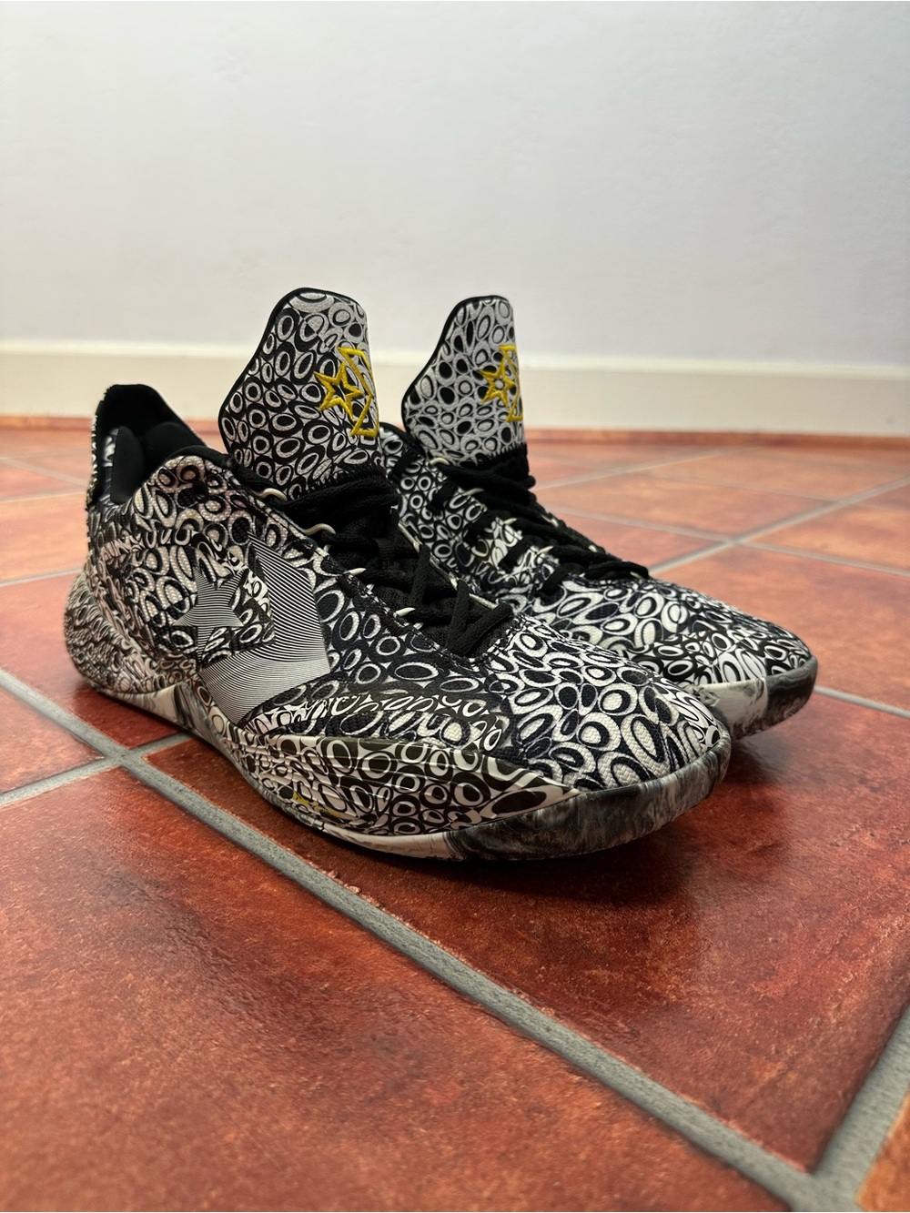 One of a Kind! Converse Draymond Green Christmas Day Signature Shoe - Picture 5 of 13